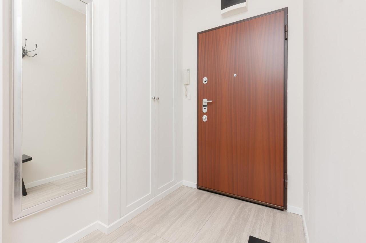 Quiet Apartment Park Edwarda Szymanskiego By Noclegi Renters Varsovia Exterior foto