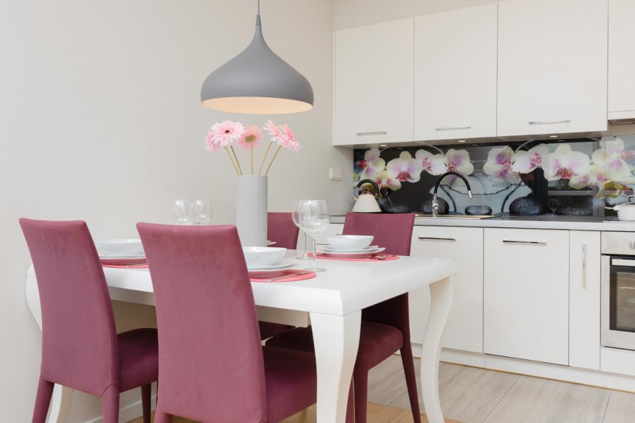 Quiet Apartment Park Edwarda Szymanskiego By Noclegi Renters Varsovia Exterior foto